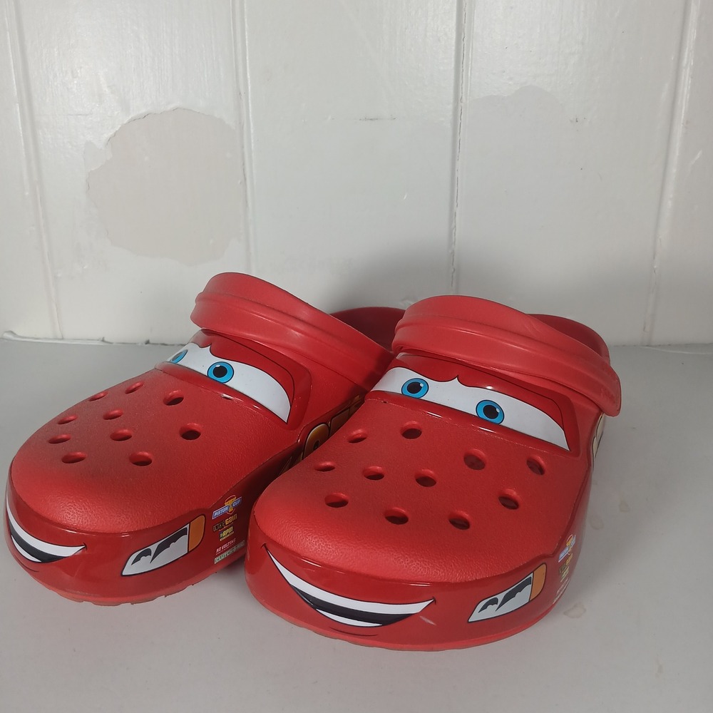 Crocs Clogs Men 5 Red Disney Pixar Lightning McQueen Light Up 205759-610